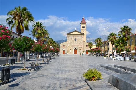 44 case e appartamenti in affitto a Marina di Carrara, Carrara